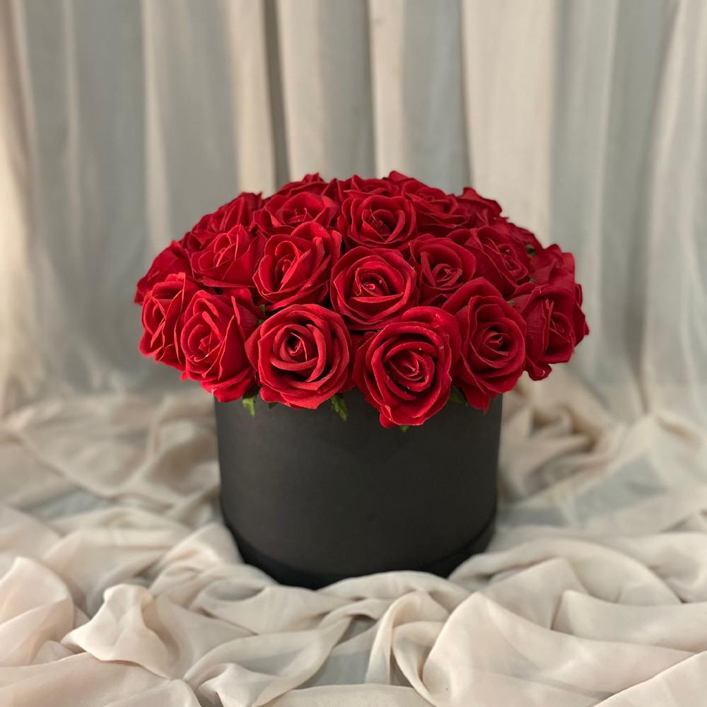 Silindir Kutuda Kadife Gül Kız İsteme Çiçeği