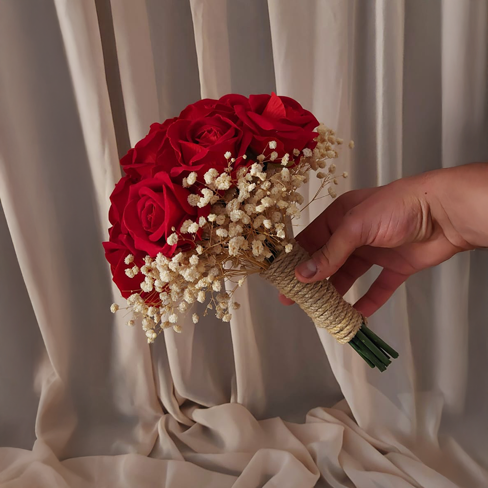 Kırmızı Gül ve Cipsolu Gelin Çiçeği