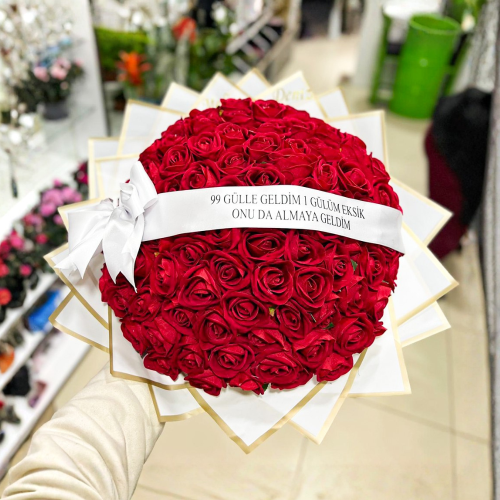 99 Güllü Kırmızı Gül Buketi