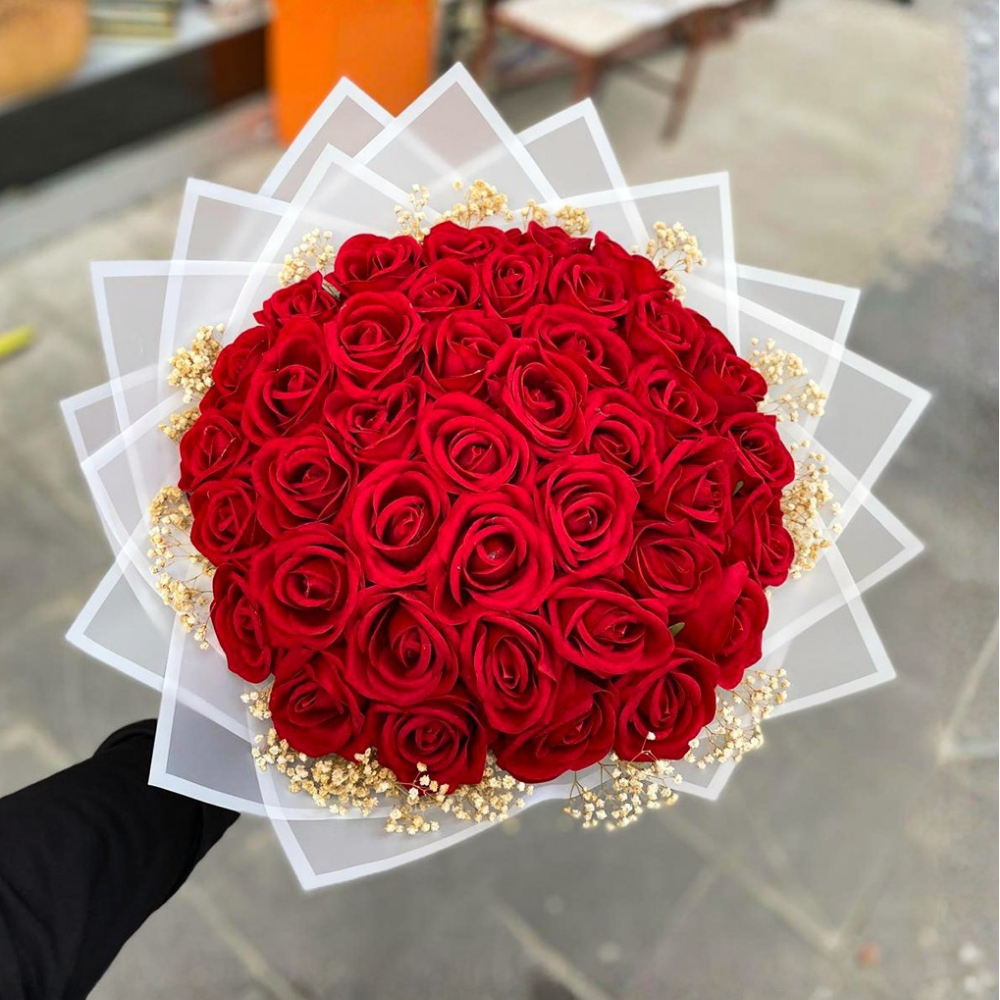 Zarif Kırmızı Gül Buketi